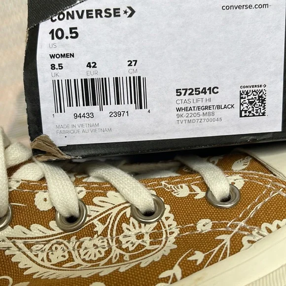 Converse WMNS 572541C
CTAS LIFT HI
WHEAT/EGRET/BLACK SNEAKERS - PLATFORMS - Picture 16 of 16